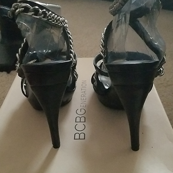Black chain heels, great condition, worn once - Picture 4 of 6